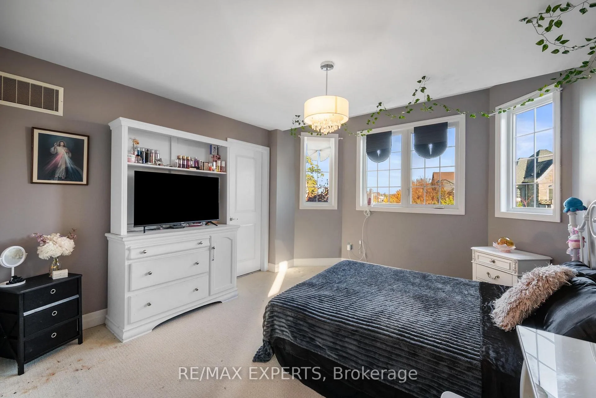 Photo 32 of 50 Lilly Valley Crescent, King, King City — HOMEH