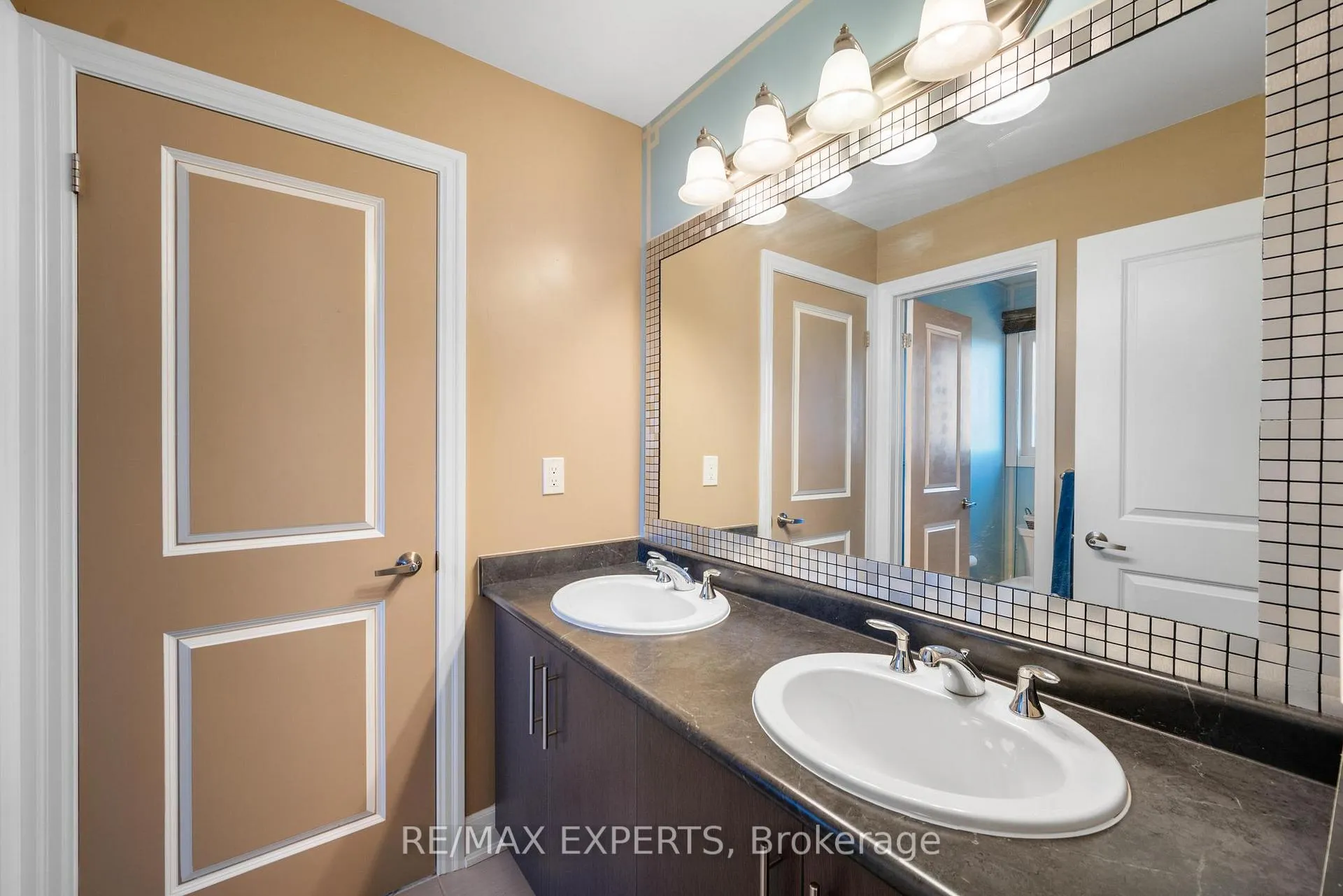 Photo 35 of 50 Lilly Valley Crescent, King, King City — HOMEH