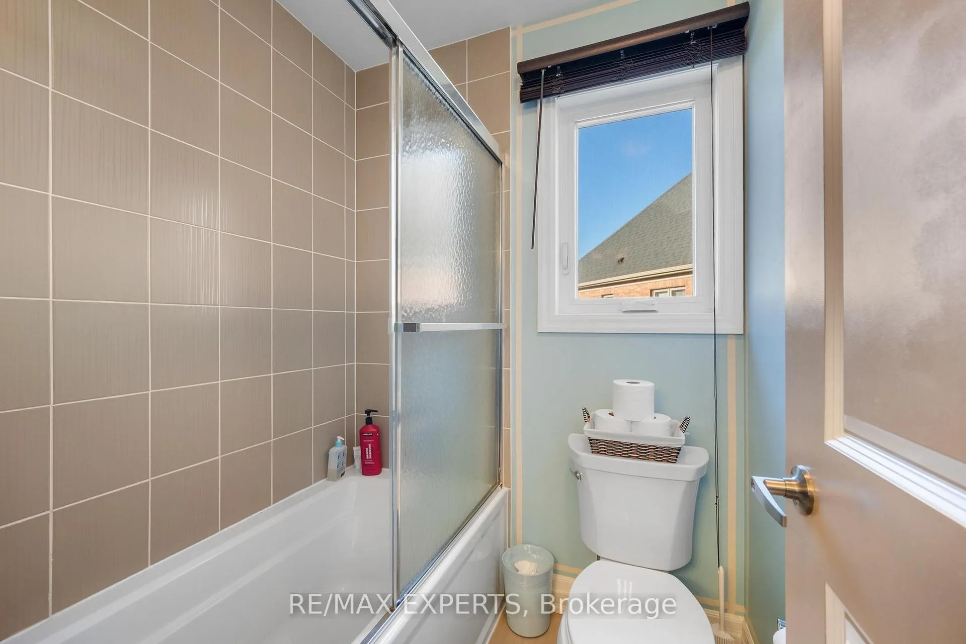 Photo 36 of 50 Lilly Valley Crescent, King, King City — HOMEH