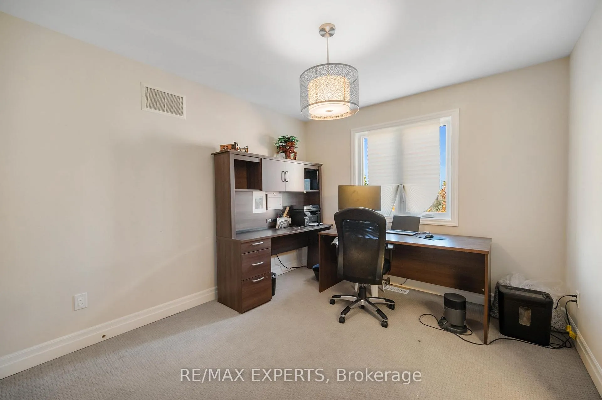 Photo 37 of 50 Lilly Valley Crescent, King, King City — HOMEH