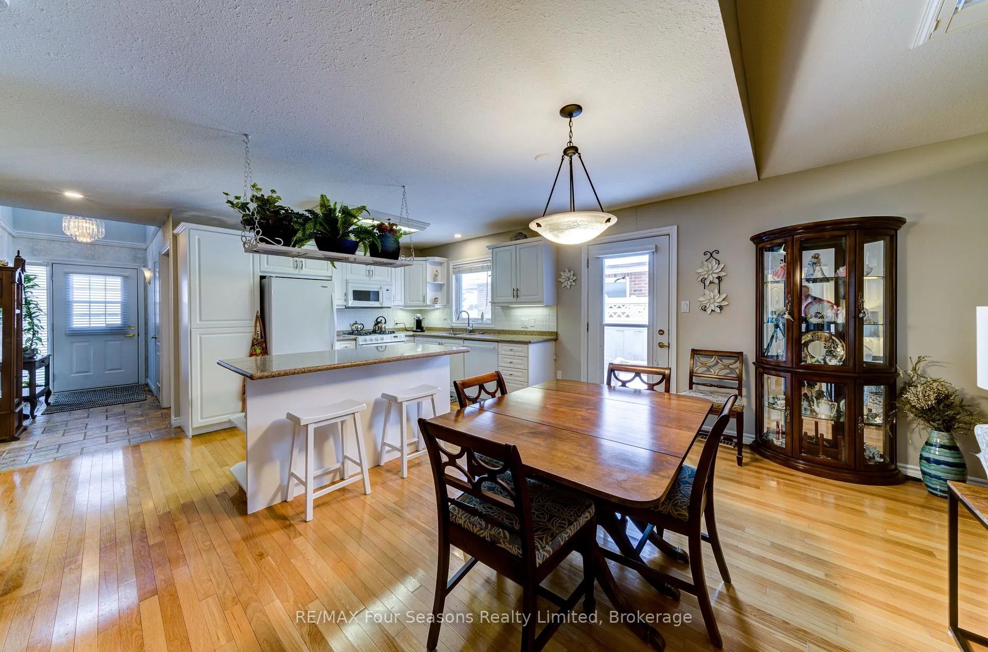Photo 5 of Unit 8, 275 Huron Street, Clearview, Stayner — HOMEH