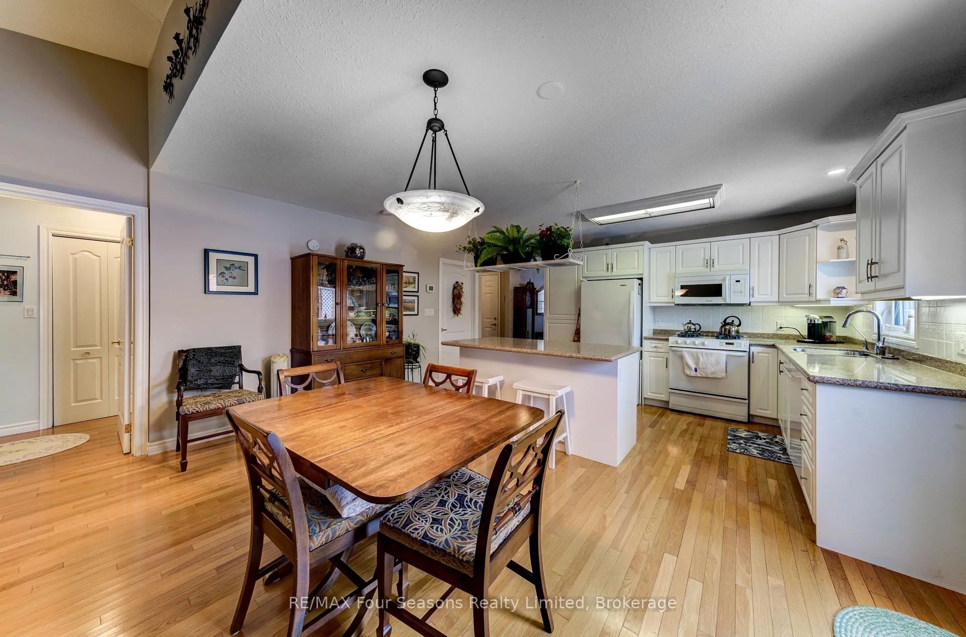 Photo 12 of Unit 8, 275 Huron Street, Clearview, Stayner — HOMEH