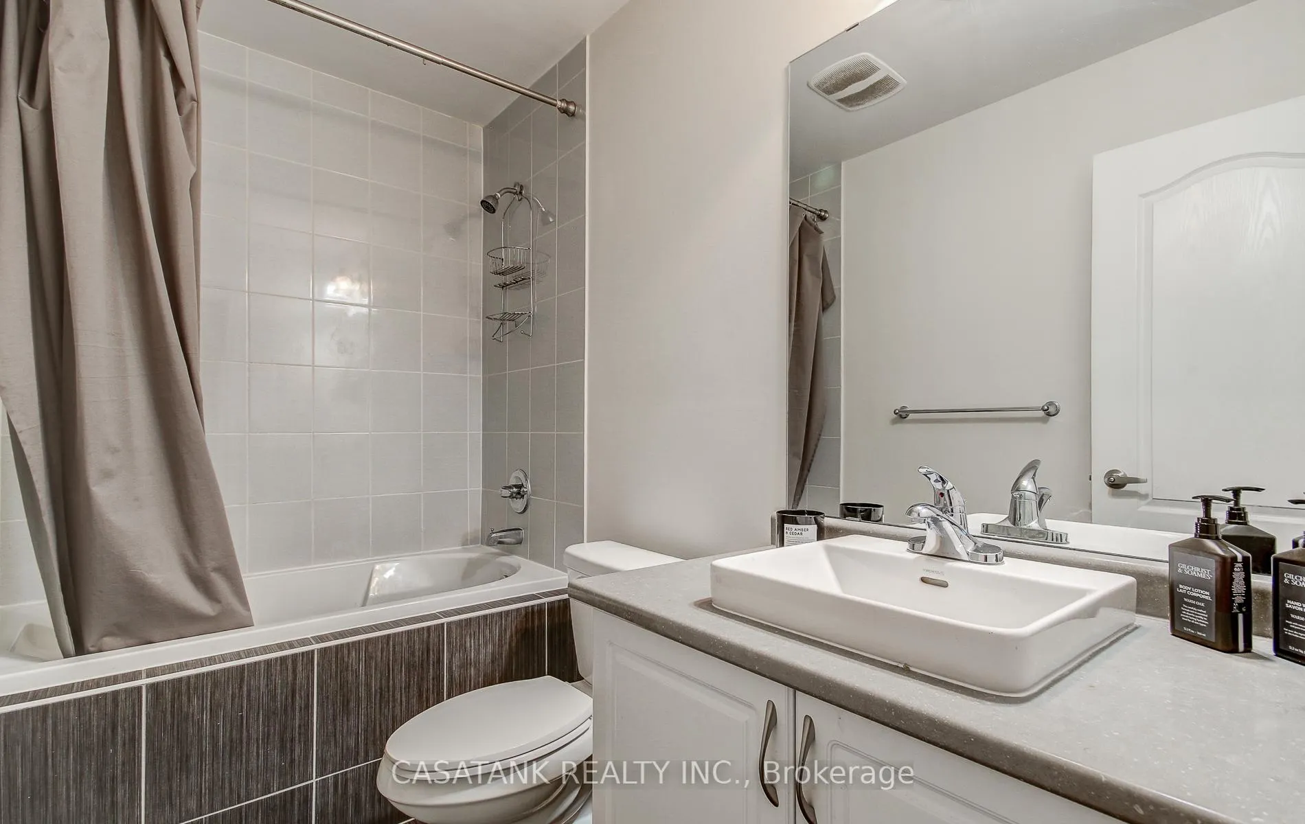 Photo 7 of 20 Zelda Road, Brampton, Sandringham-Wellington North — HOMEH