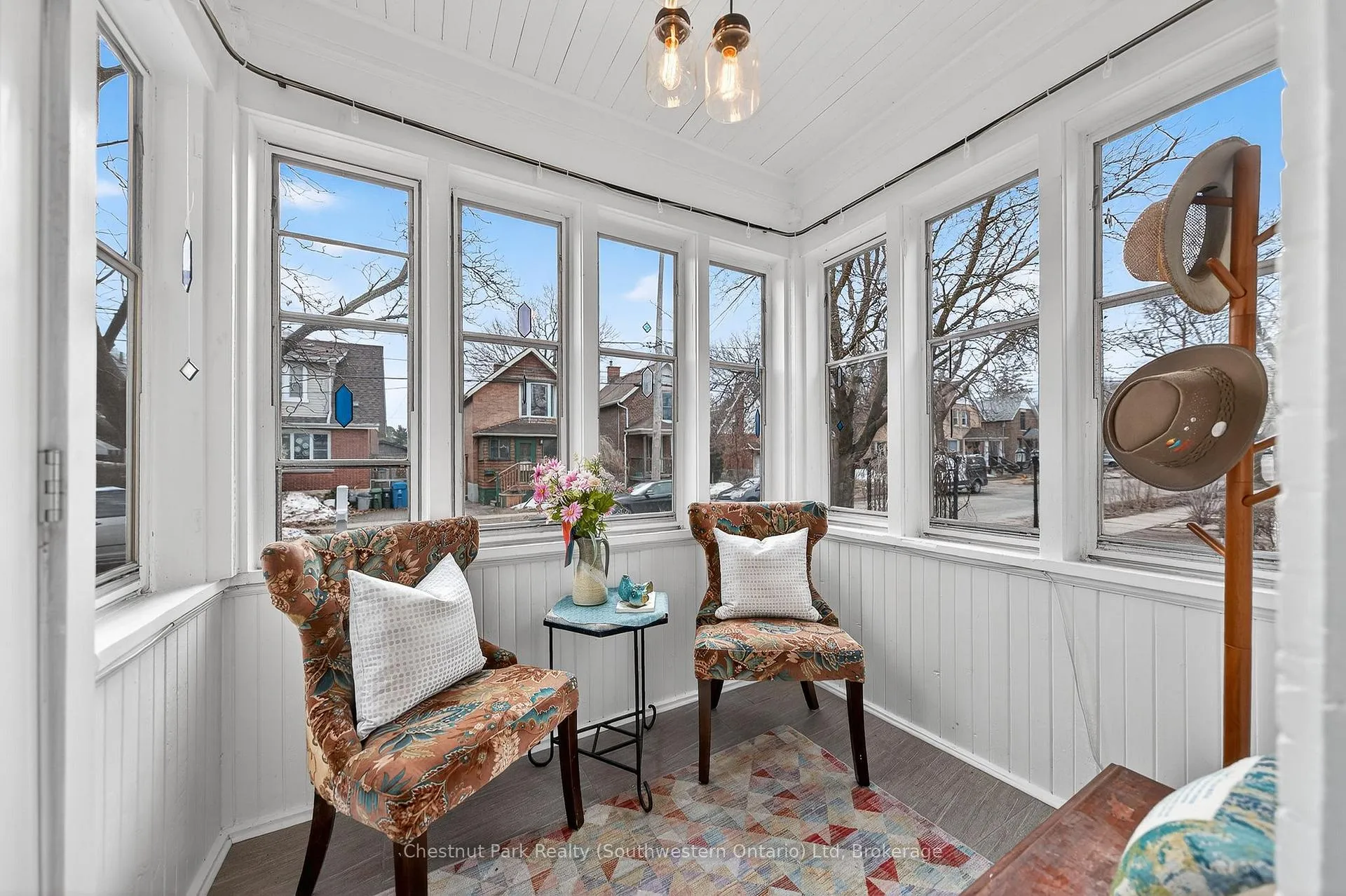 Photo 3 of 122 Kingsmill Avenue, Guelph, St. Patrick's Ward — HOMEH