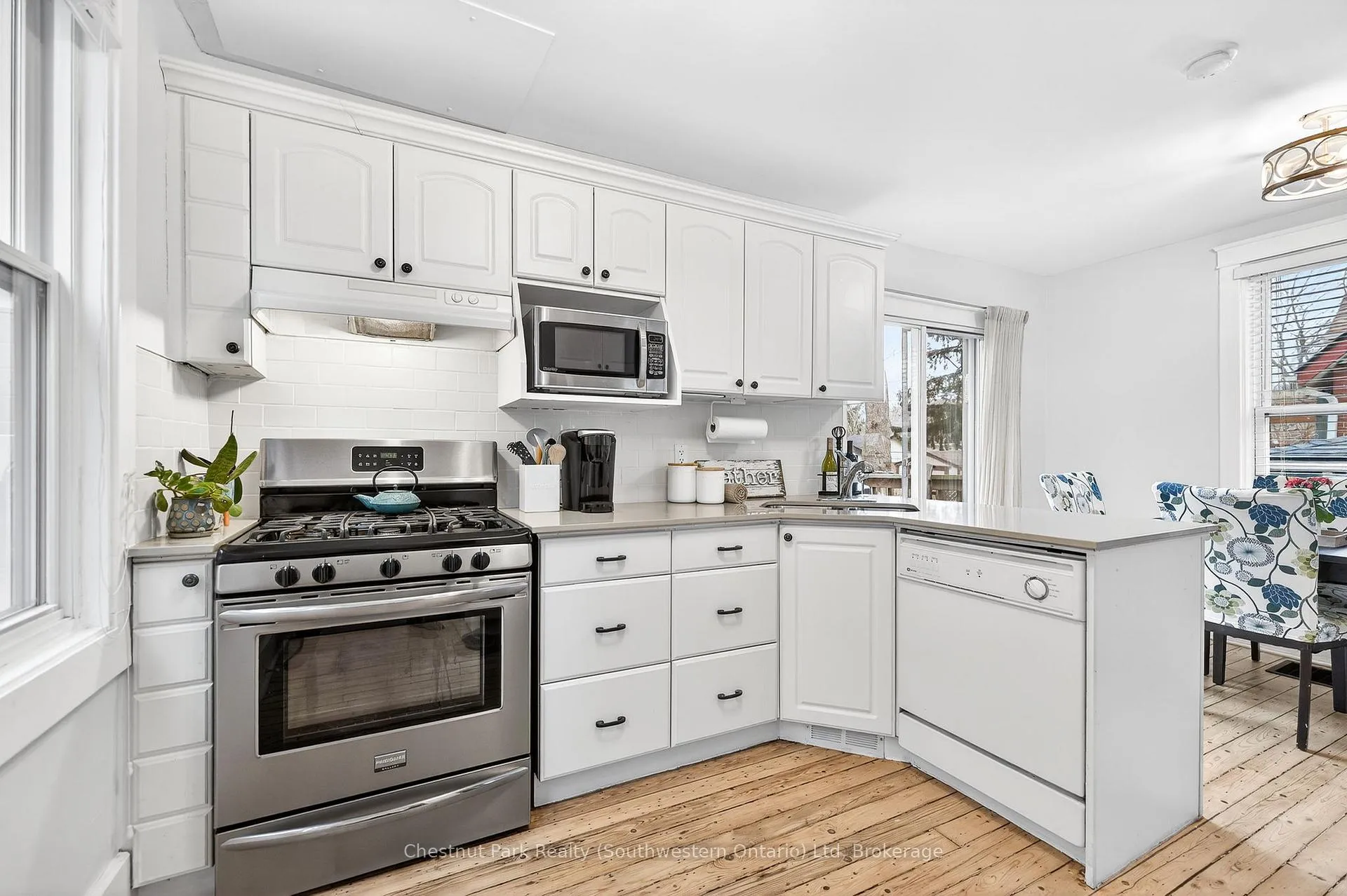 Photo 4 of 122 Kingsmill Avenue, Guelph, St. Patrick's Ward — HOMEH