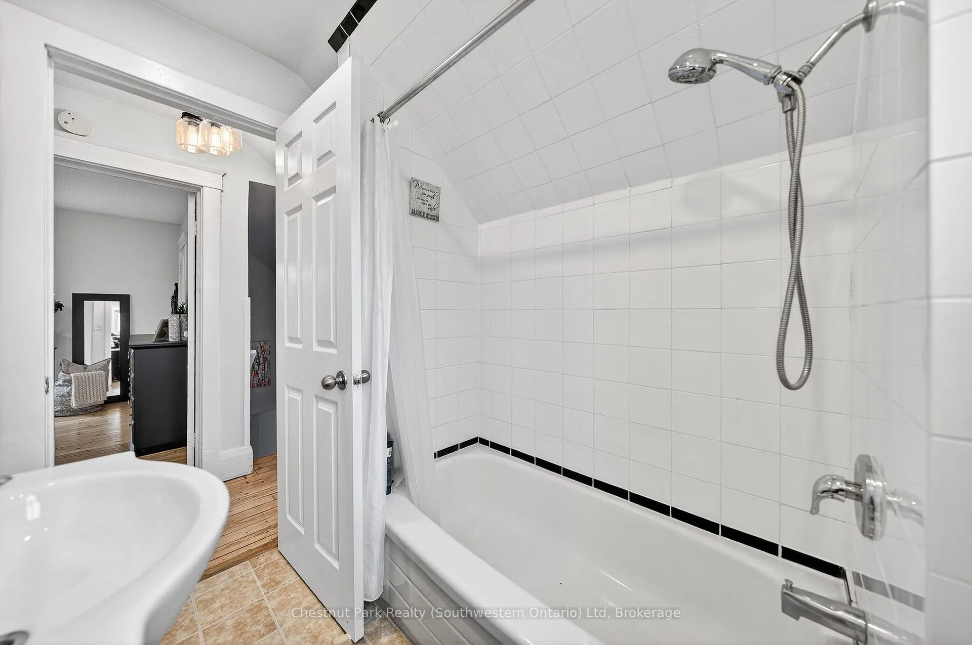 Photo 33 of 122 Kingsmill Avenue, Guelph, St. Patrick's Ward — HOMEH