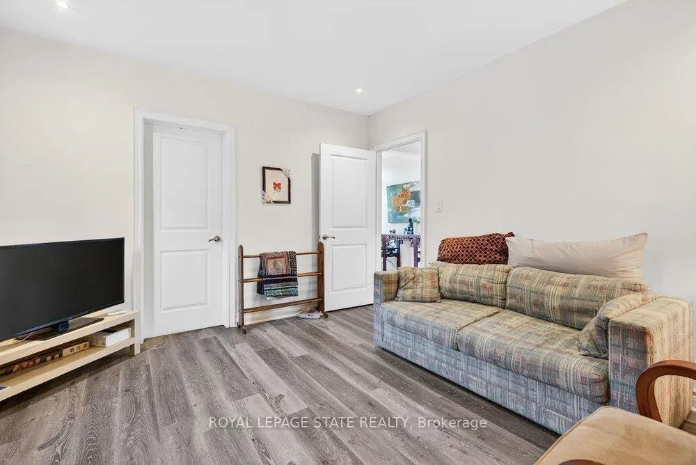 Photo 5 of 710 Rennie Street, Hamilton, Parkview — HOMEH