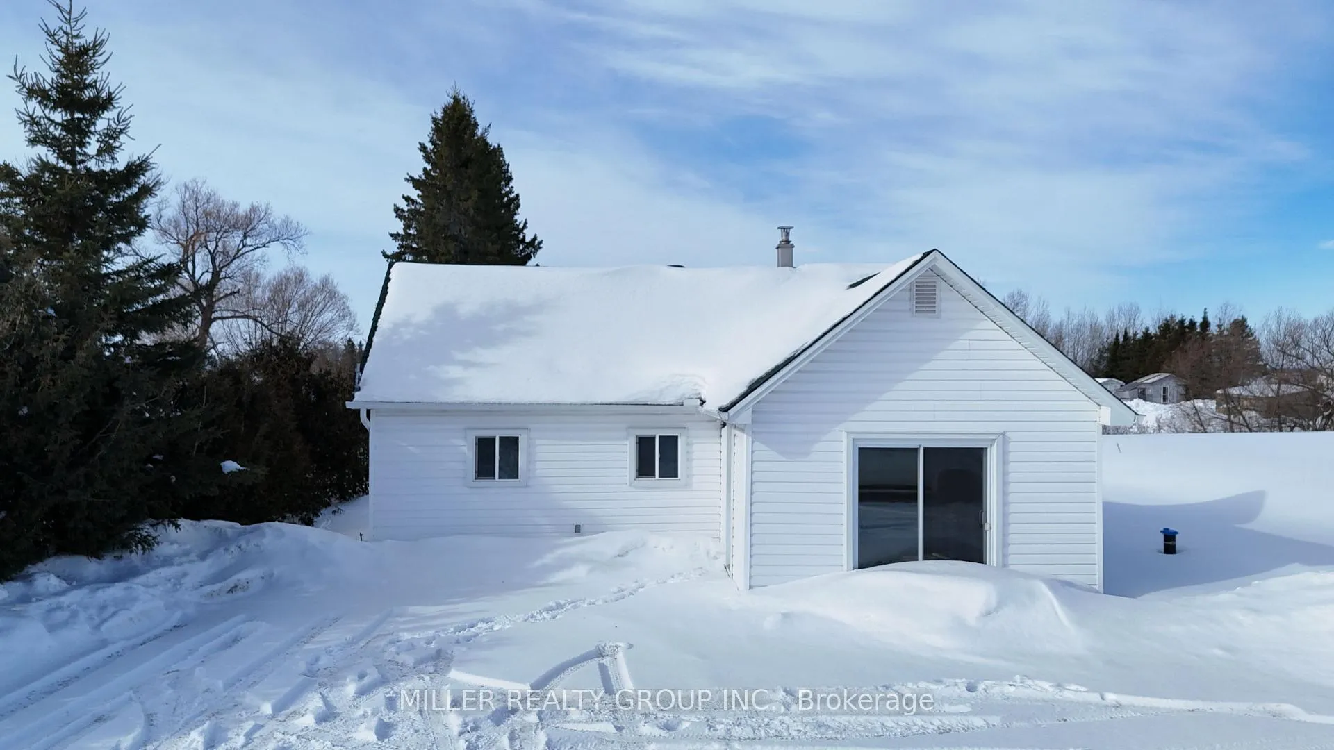 Front of 999150 Highway 11