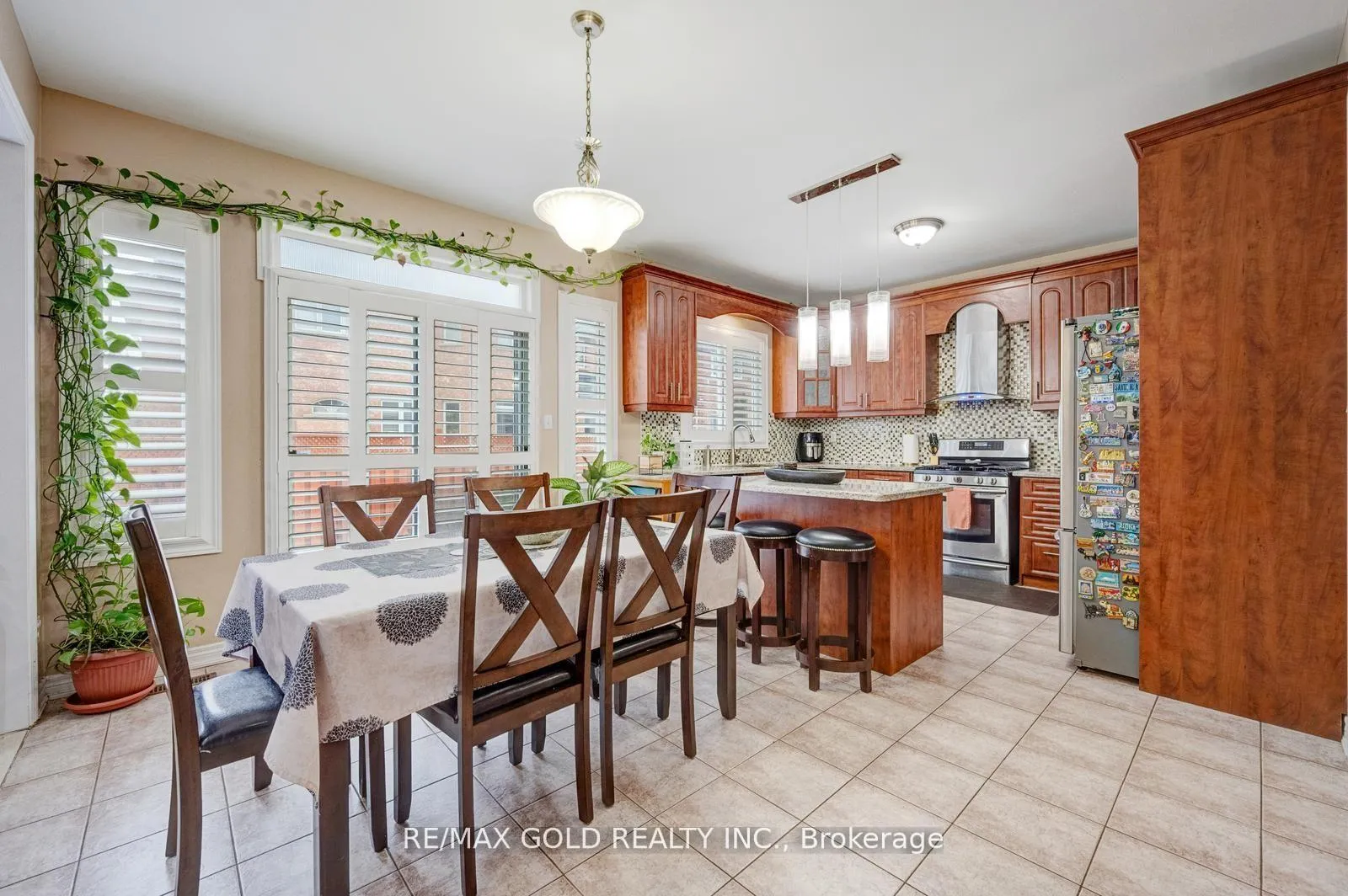 Photo 10 of Unit Main & Upper Level, 44 Summershade Street, Brampton, Bram East — HOMEH