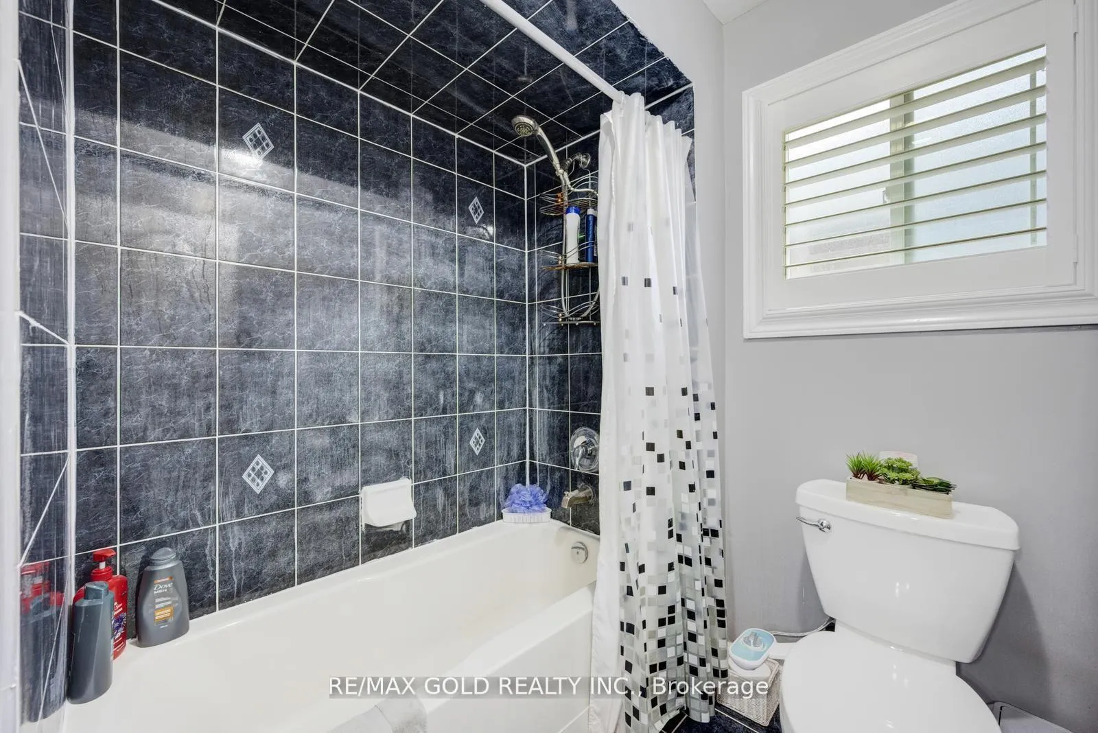Photo 24 of Unit Main & Upper Level, 44 Summershade Street, Brampton, Bram East — HOMEH