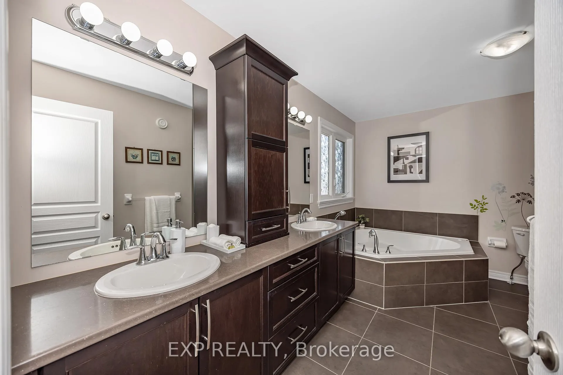 Photo 23 of 419 Landswood Way, Ottawa, Stittsville (South) — HOMEH