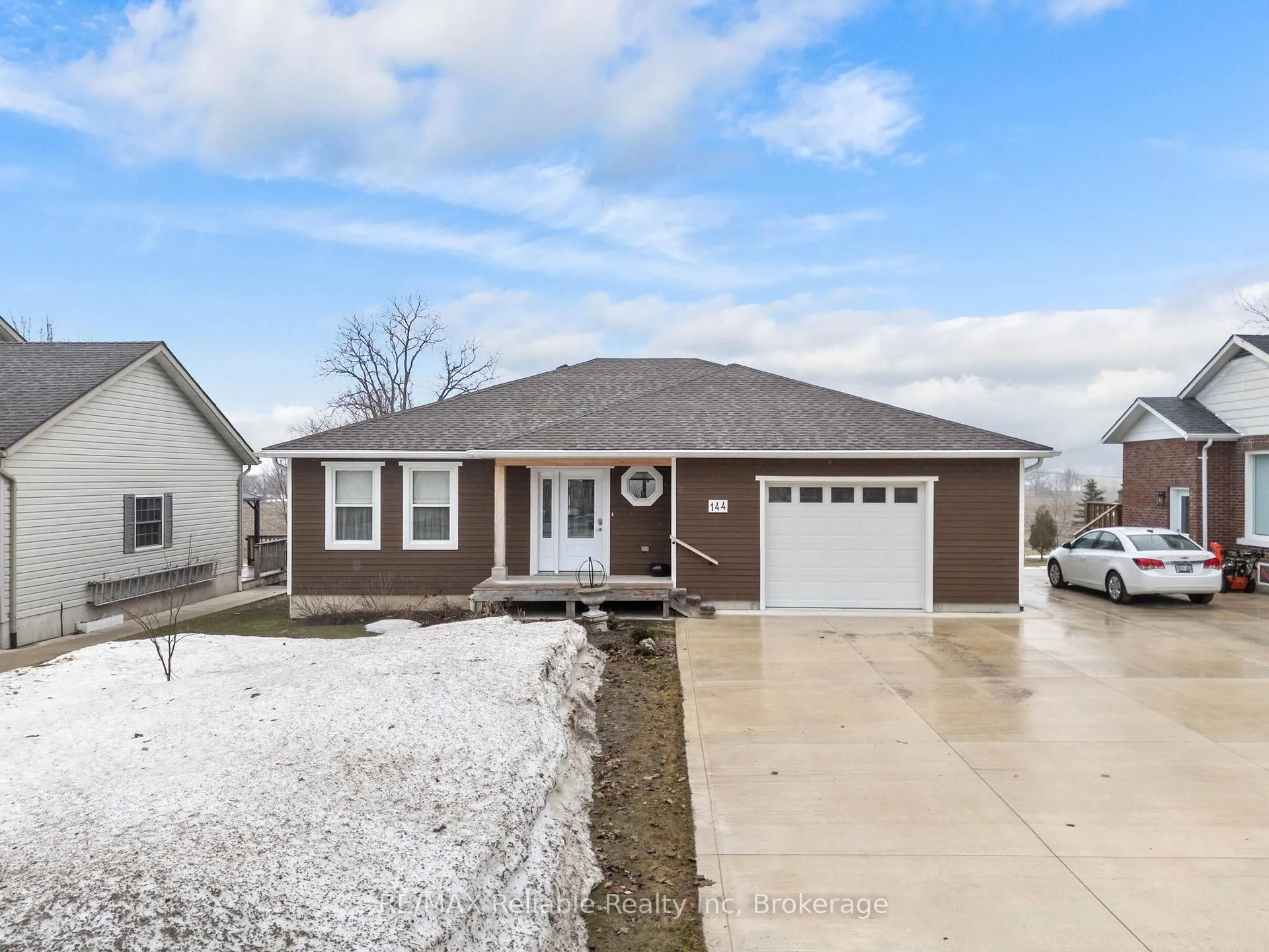Photo 2 of 144 James Street, Huron East, Seaforth — HOMEH