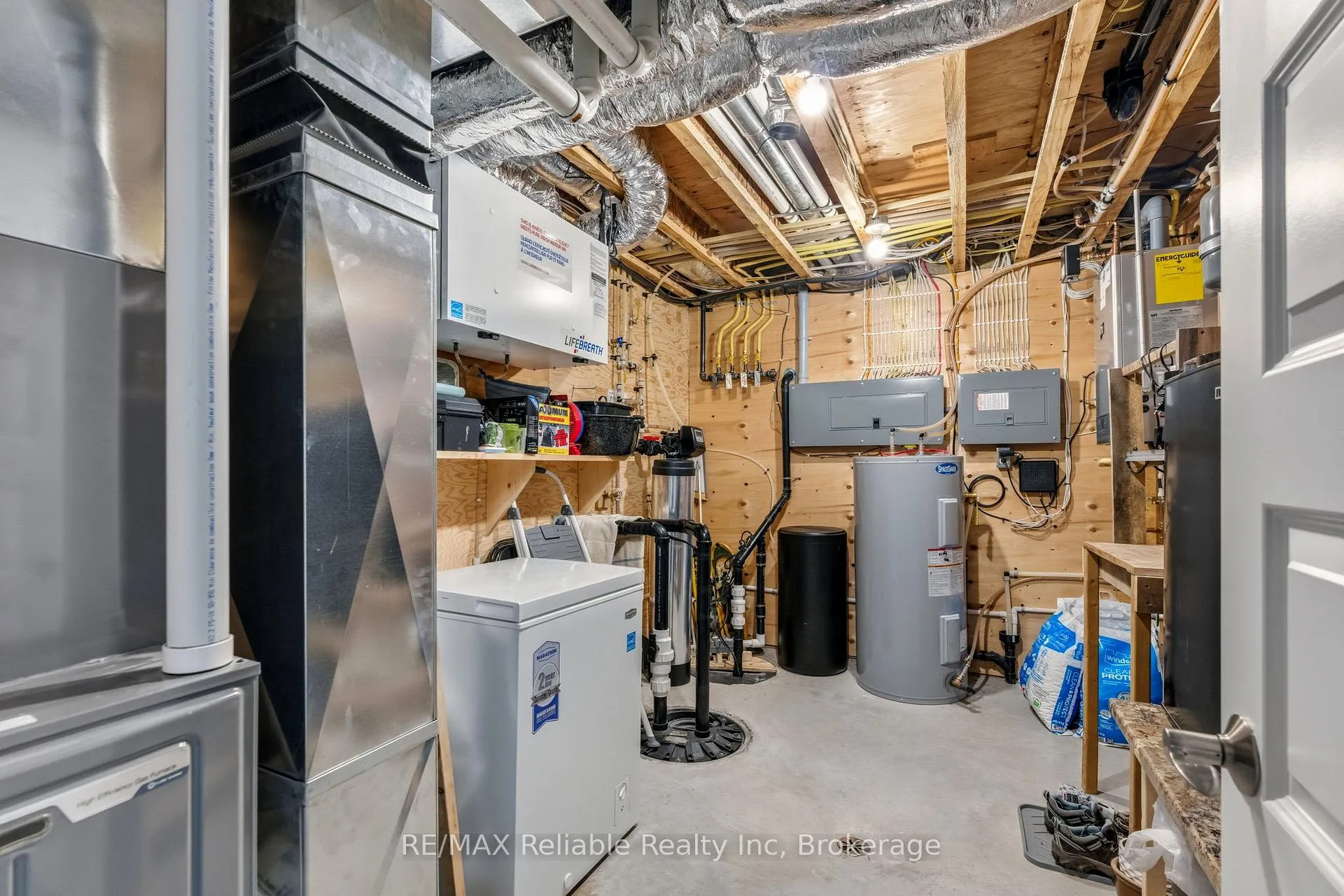 Photo 37 of 144 James Street, Huron East, Seaforth — HOMEH