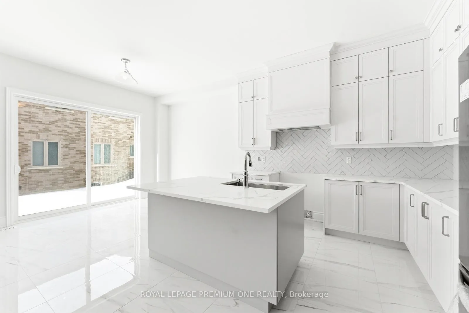 Photo 15 of 8 Raspberry Ridge Avenue, Caledon, Bolton North — HOMEH