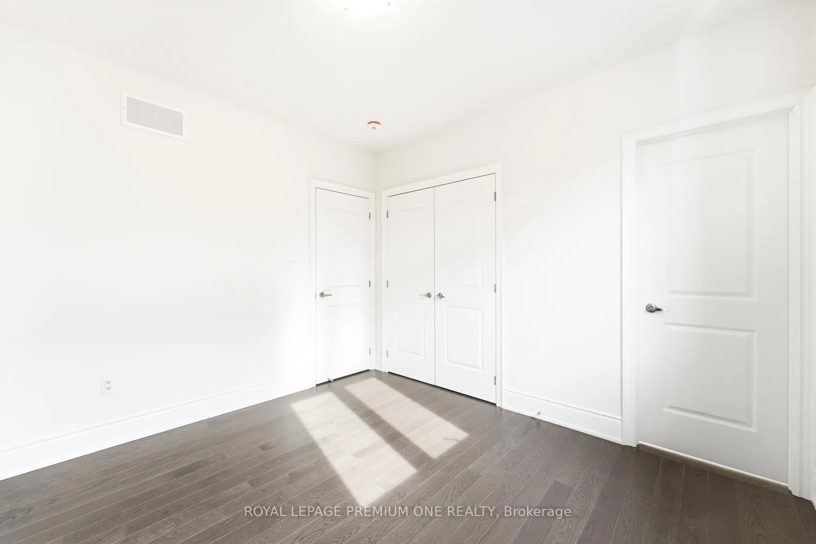 Photo 32 of 8 Raspberry Ridge Avenue, Caledon, Bolton North — HOMEH