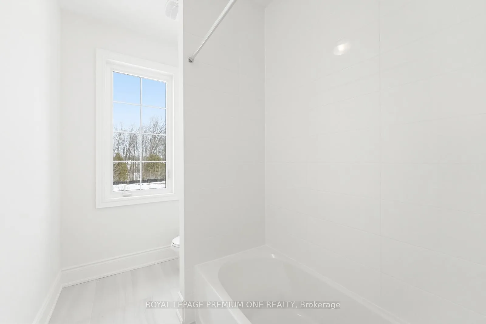 Photo 42 of 8 Raspberry Ridge Avenue, Caledon, Bolton North — HOMEH