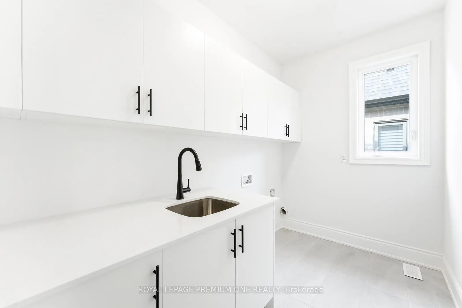 Photo 43 of 8 Raspberry Ridge Avenue, Caledon, Bolton North — HOMEH