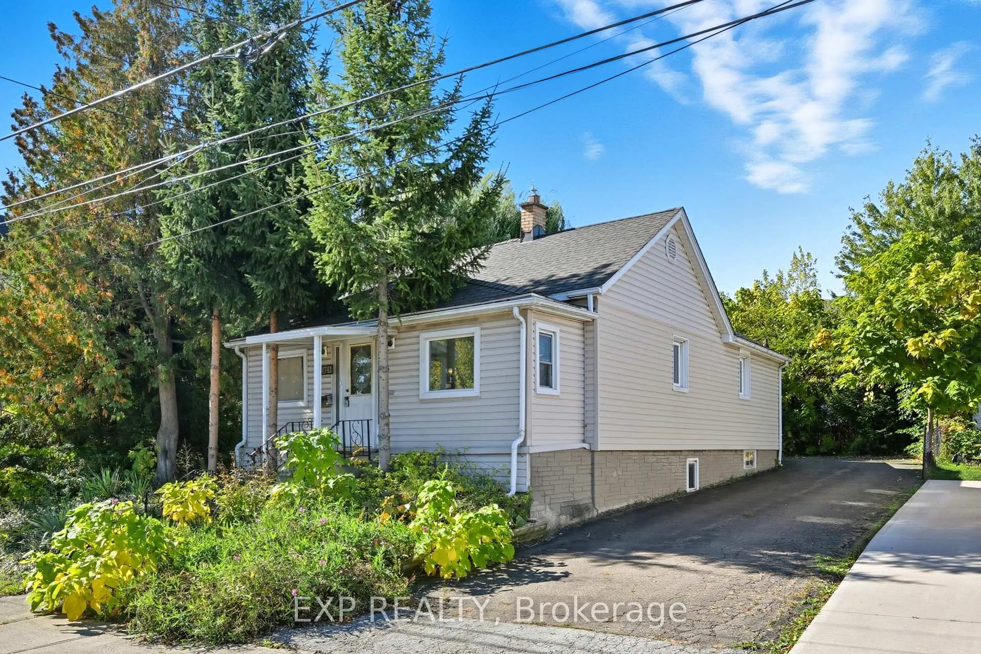 Photo 2 of 4741 First Avenue, Niagara Falls, Cherrywood — HOMEH