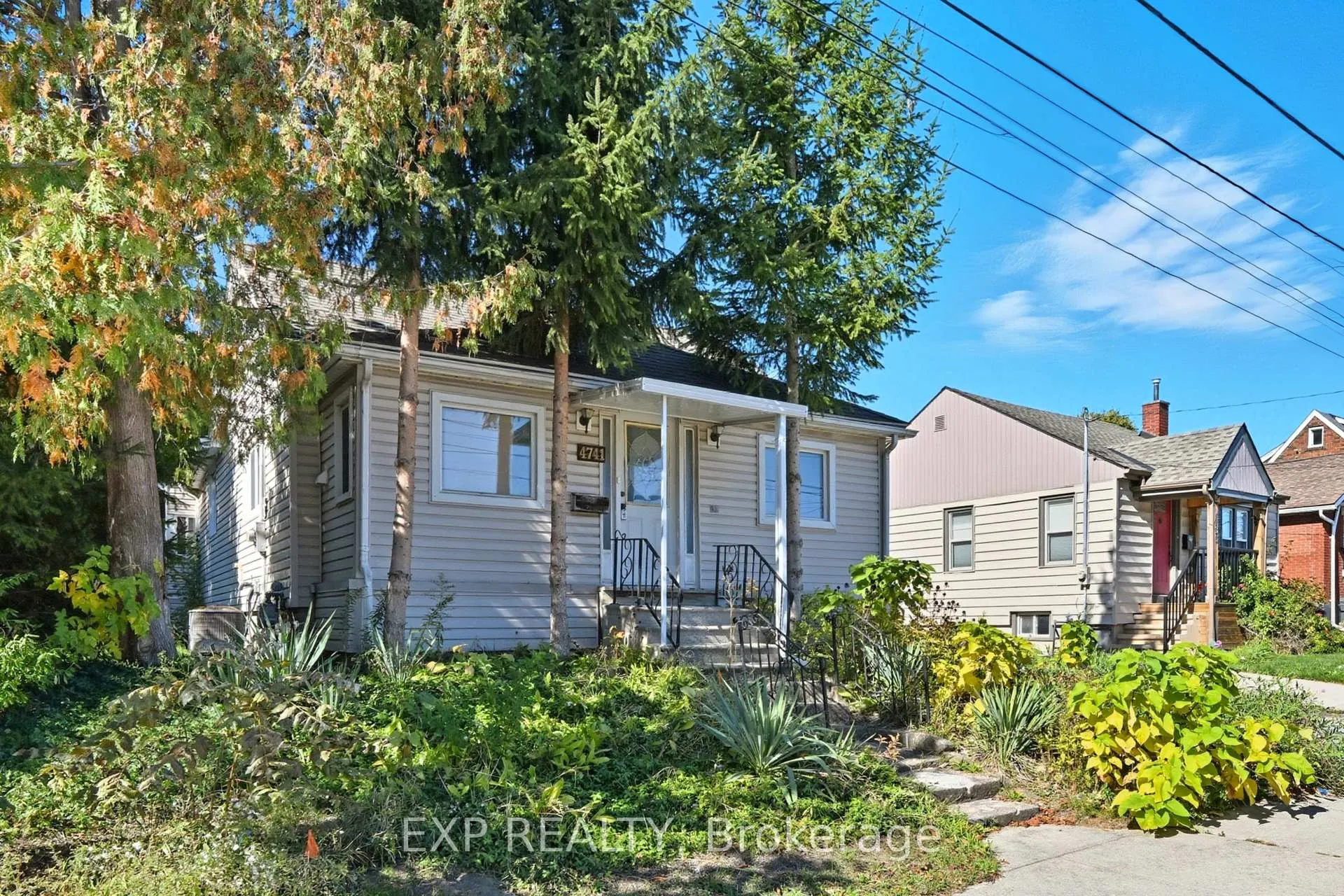 Photo 3 of 4741 First Avenue, Niagara Falls, Cherrywood — HOMEH
