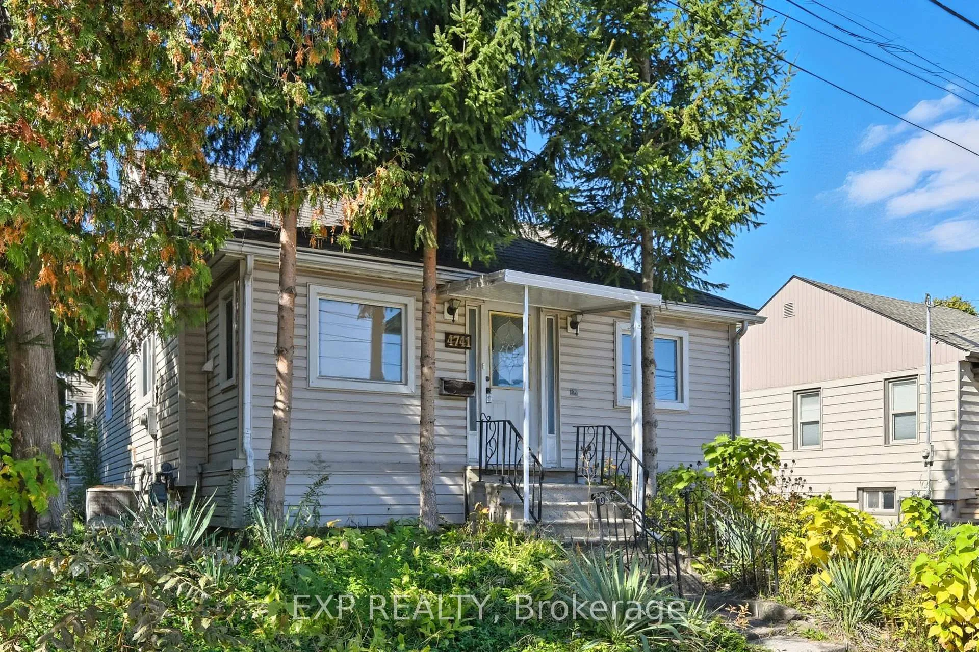 Photo 4 of 4741 First Avenue, Niagara Falls, Cherrywood — HOMEH