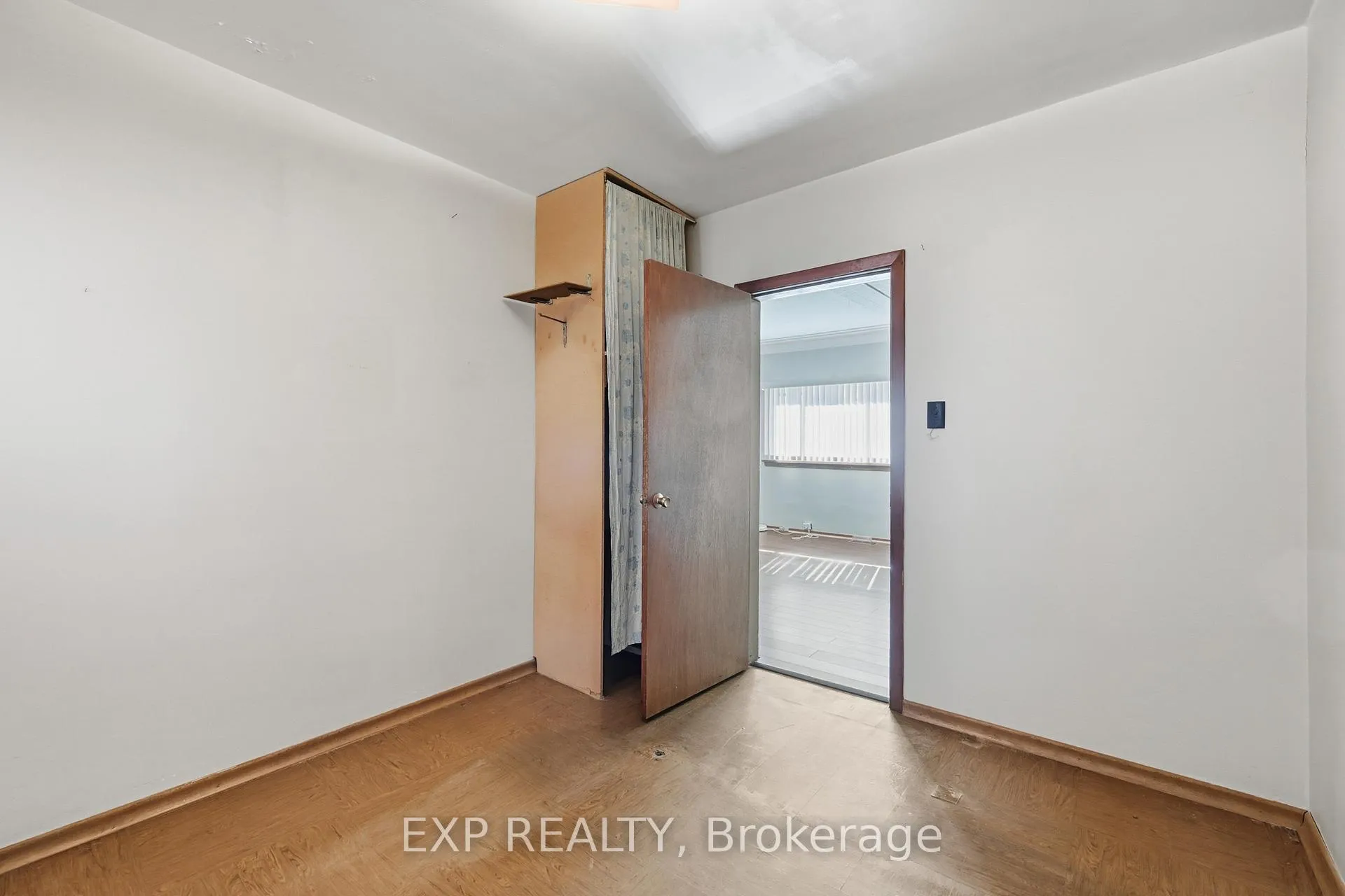 Photo 14 of 4741 First Avenue, Niagara Falls, Cherrywood — HOMEH