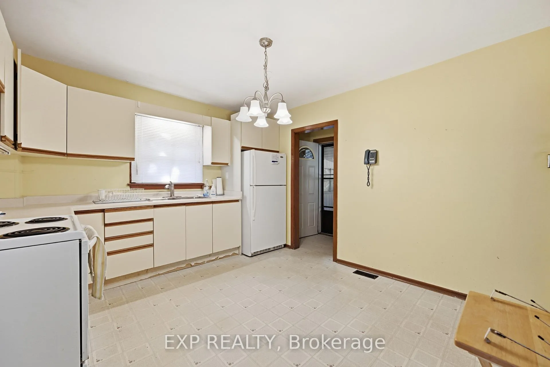 Photo 17 of 4741 First Avenue, Niagara Falls, Cherrywood — HOMEH