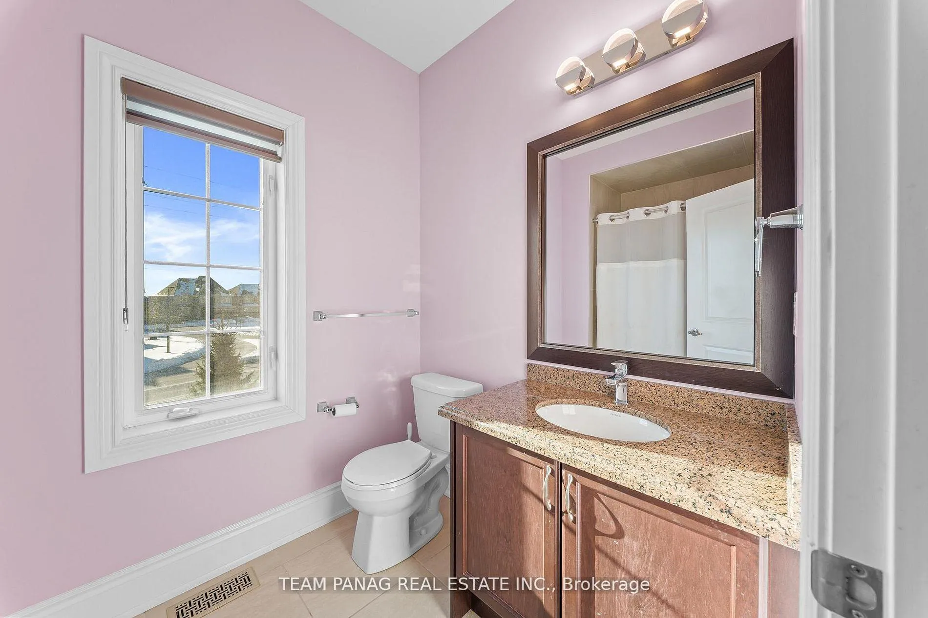 Photo 31 of 26 Adonis Close, Brampton, Toronto Gore Rural Estate — HOMEH
