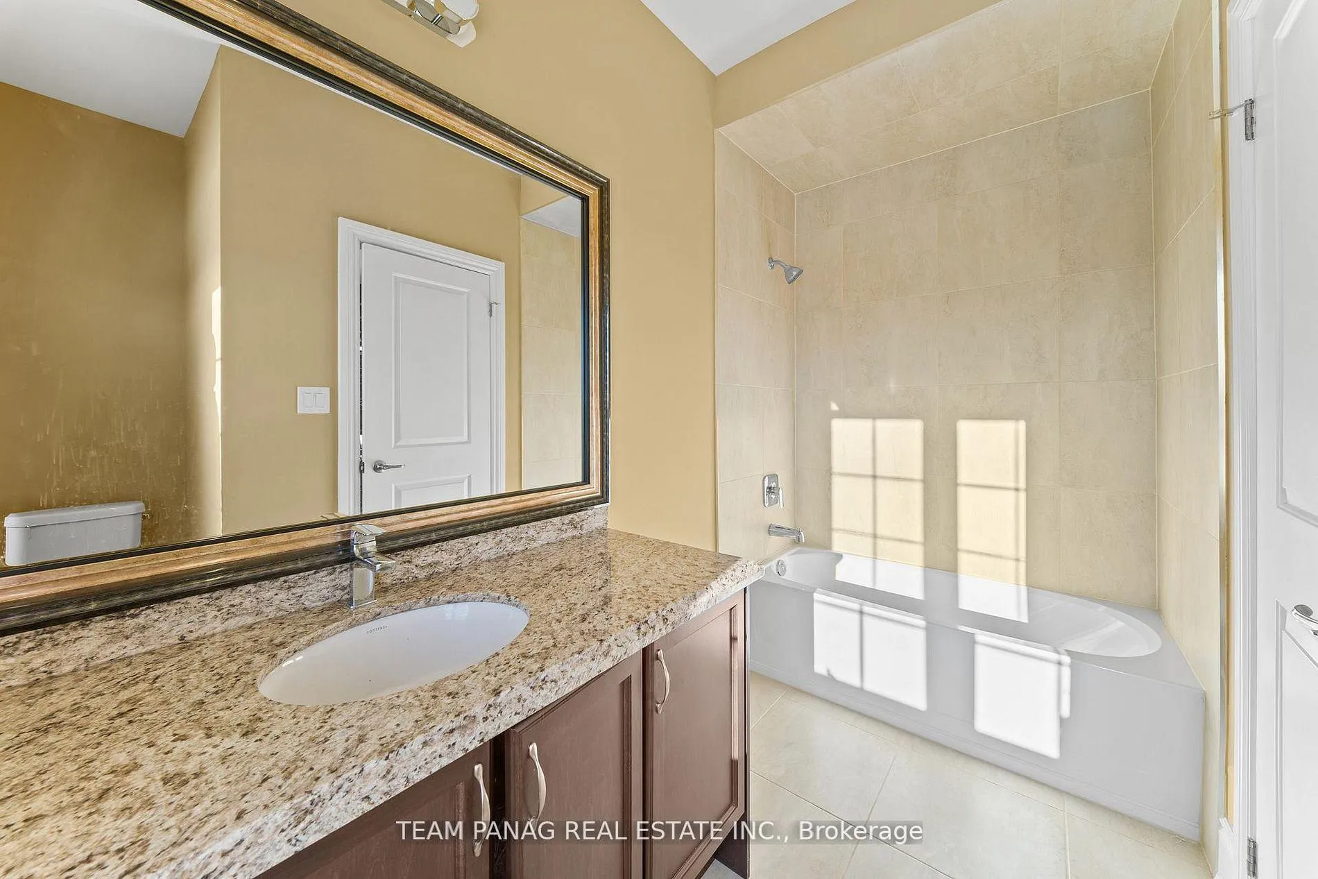 Photo 34 of 26 Adonis Close, Brampton, Toronto Gore Rural Estate — HOMEH