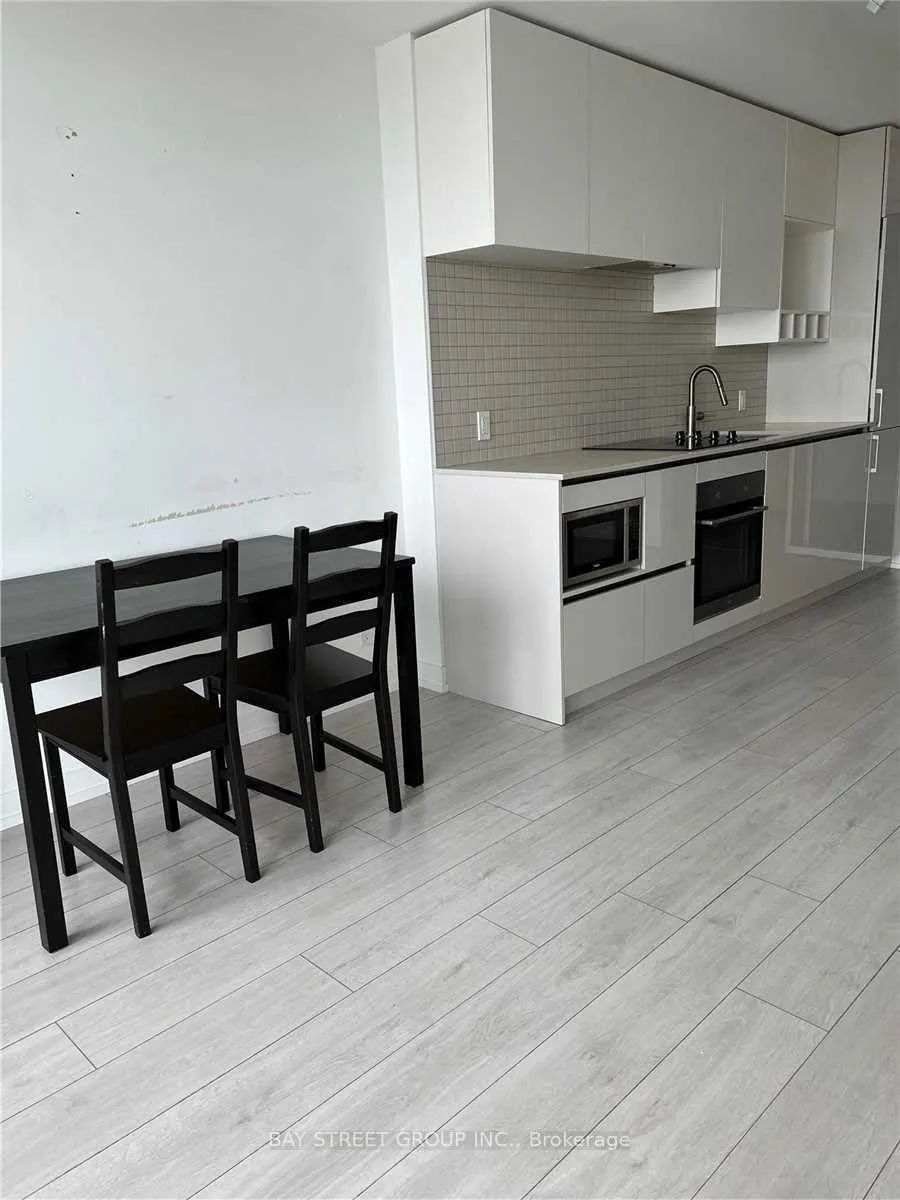Photo 3 of Unit 3106, 5 Buttermill Avenue, Vaughan, Concord — HOMEH