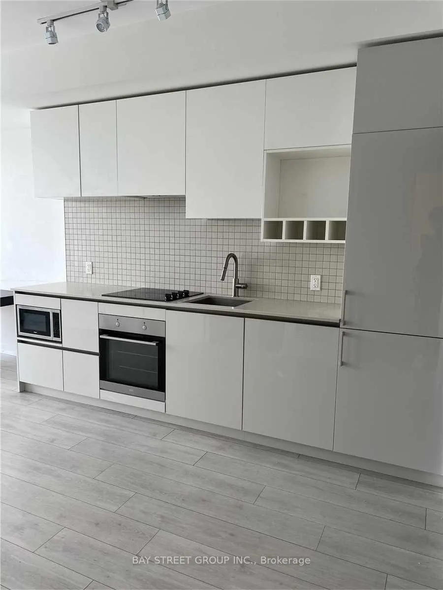Photo 4 of Unit 3106, 5 Buttermill Avenue, Vaughan, Concord — HOMEH