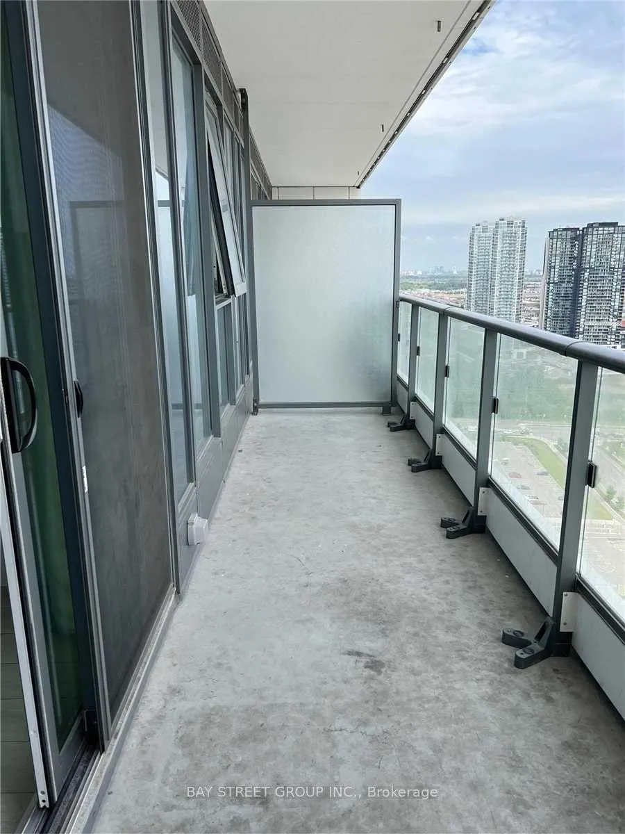 Photo 6 of Unit 3106, 5 Buttermill Avenue, Vaughan, Concord — HOMEH