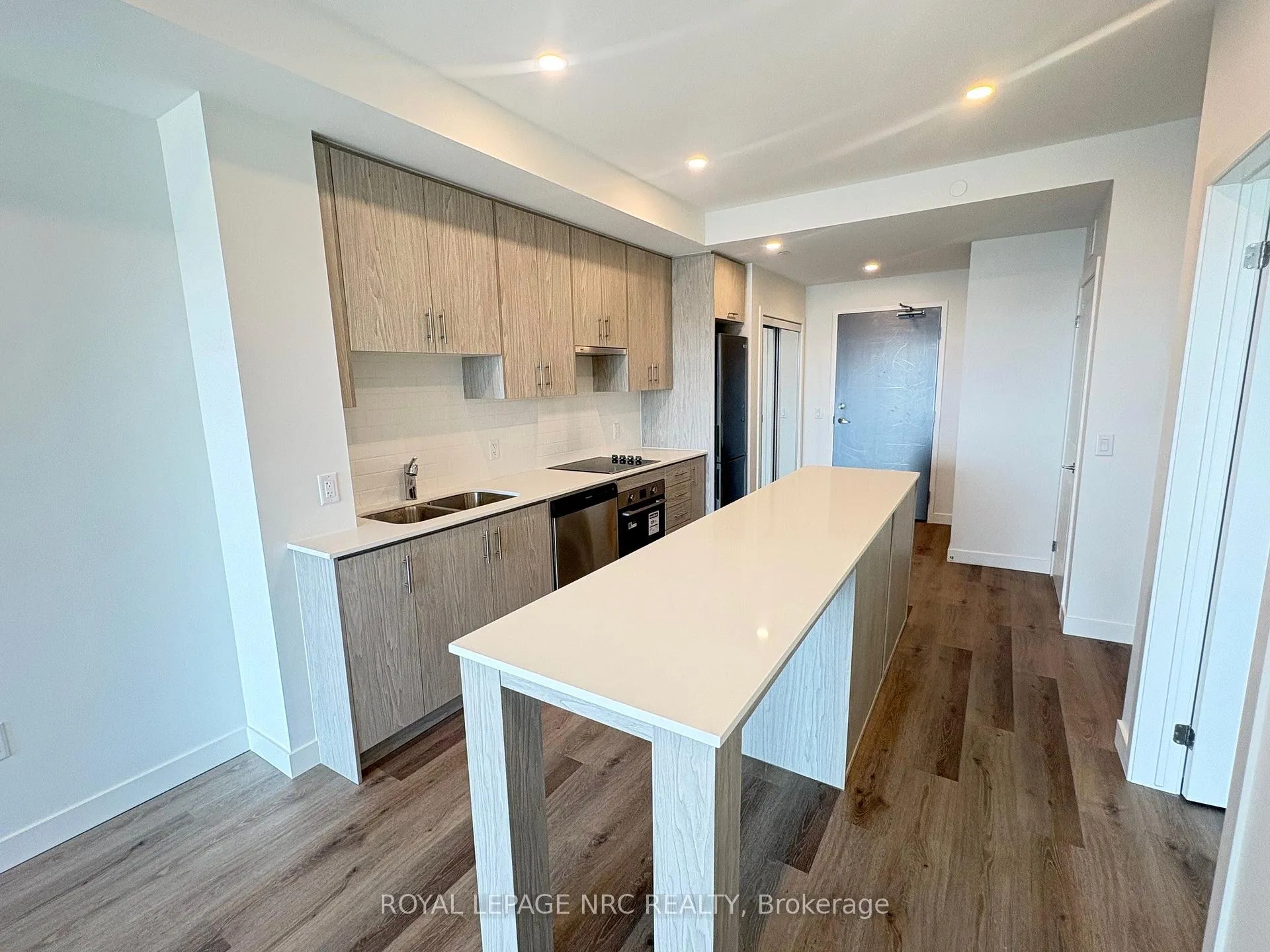 Photo 1 of Unit 713, 461 Green Road, Hamilton, Lakeshore — HOMEH