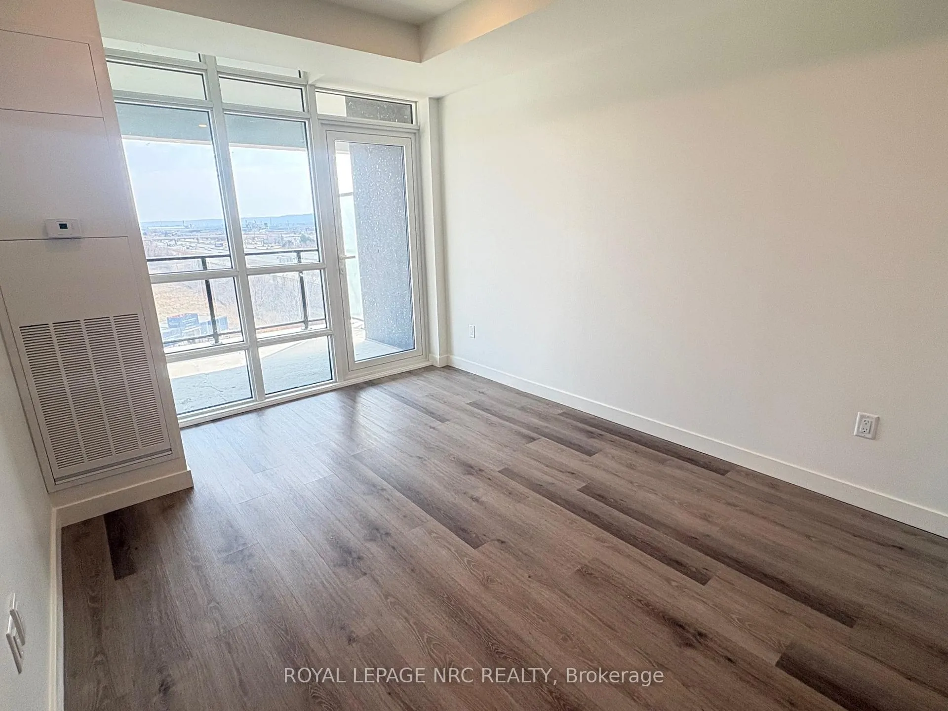 Photo 4 of Unit 713, 461 Green Road, Hamilton, Lakeshore — HOMEH