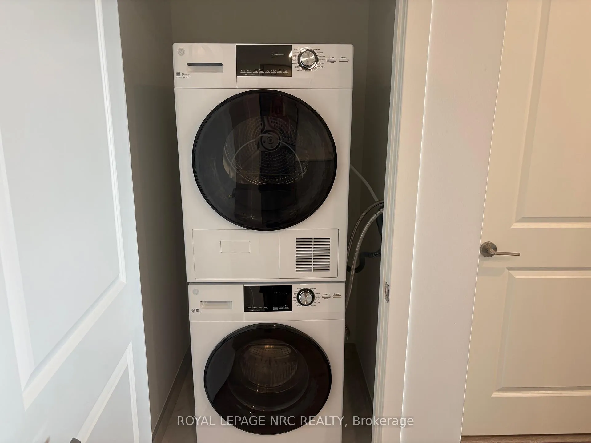 Photo 11 of Unit 713, 461 Green Road, Hamilton, Lakeshore — HOMEH