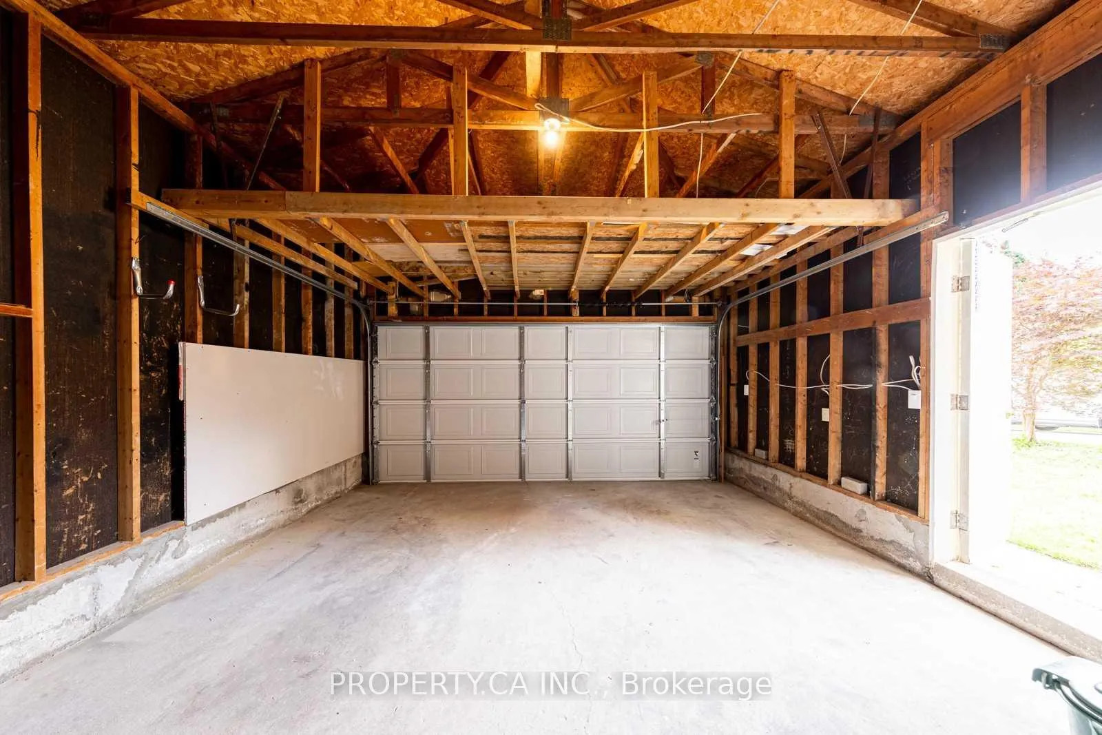 Photo 2 of 37 Bendamere Crescent, Markham, Raymerville — HOMEH