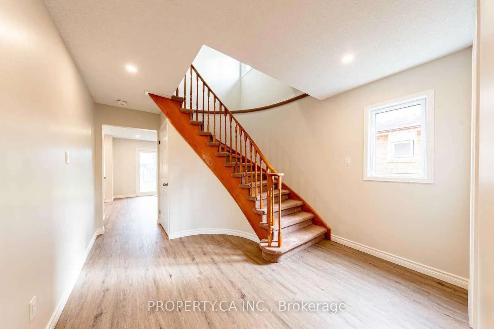 Photo 6 of 37 Bendamere Crescent, Markham, Raymerville — HOMEH