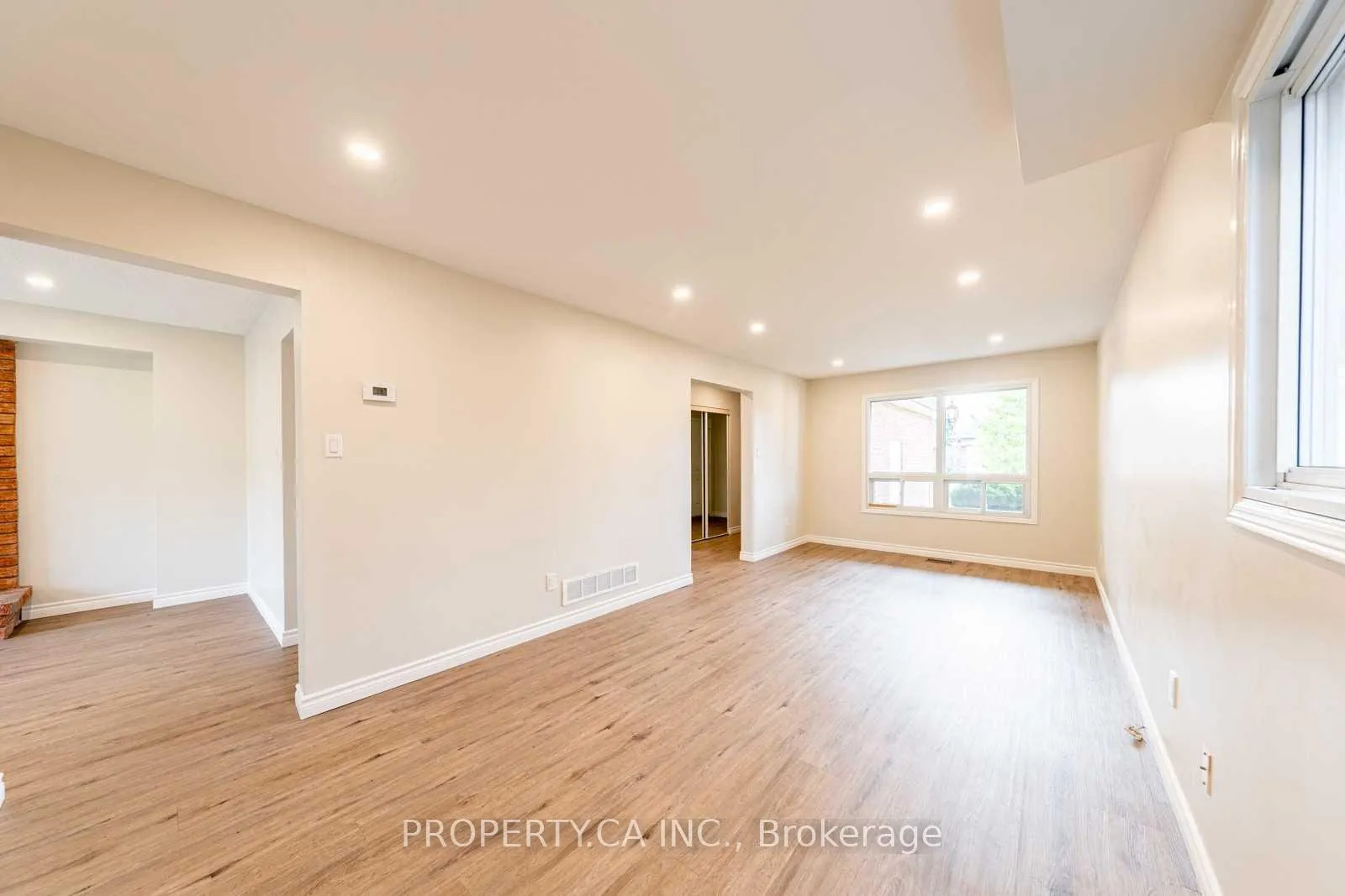 Photo 8 of 37 Bendamere Crescent, Markham, Raymerville — HOMEH