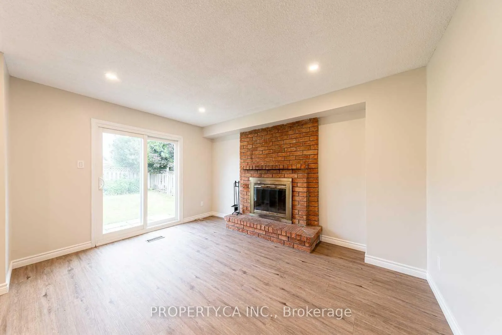 Photo 9 of 37 Bendamere Crescent, Markham, Raymerville — HOMEH