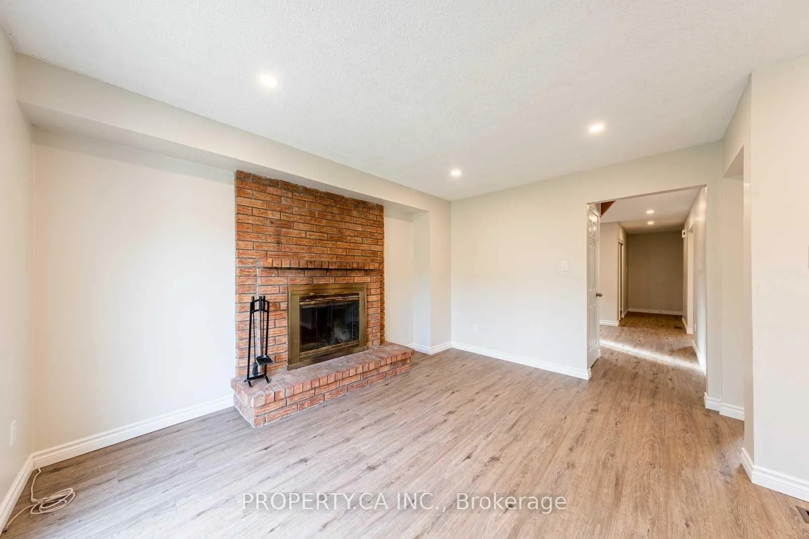 Photo 10 of 37 Bendamere Crescent, Markham, Raymerville — HOMEH