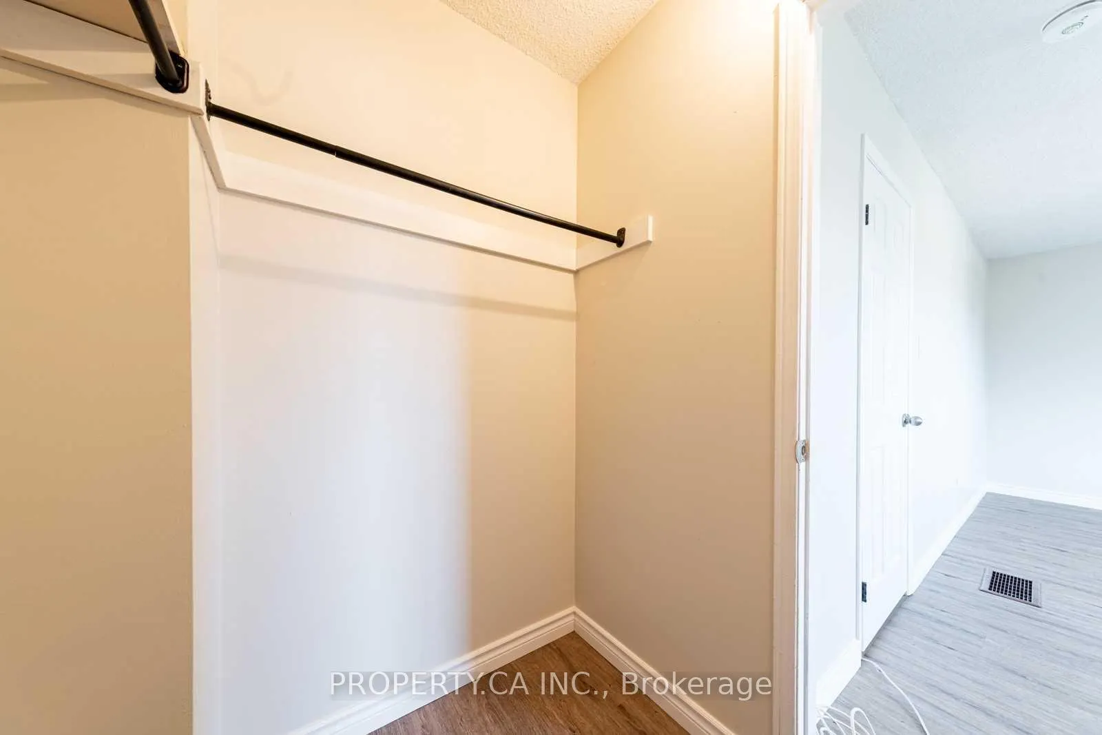 Photo 30 of 37 Bendamere Crescent, Markham, Raymerville — HOMEH