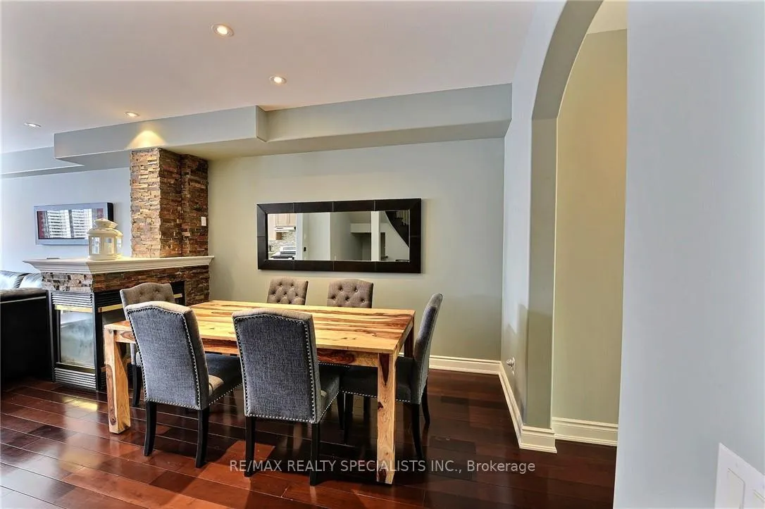 Photo 5 of 310 Duskywing Way, Oakville, Bronte — HOMEH