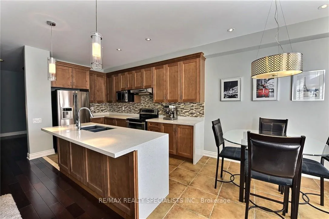 Photo 12 of 310 Duskywing Way, Oakville, Bronte — HOMEH