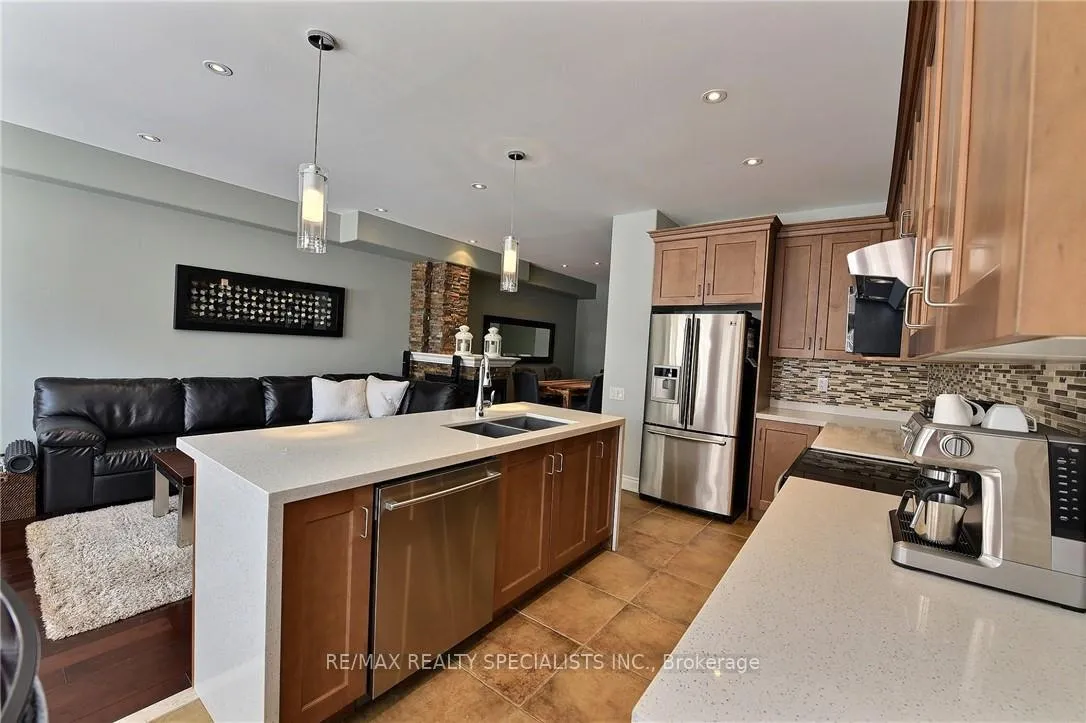 Photo 14 of 310 Duskywing Way, Oakville, Bronte — HOMEH