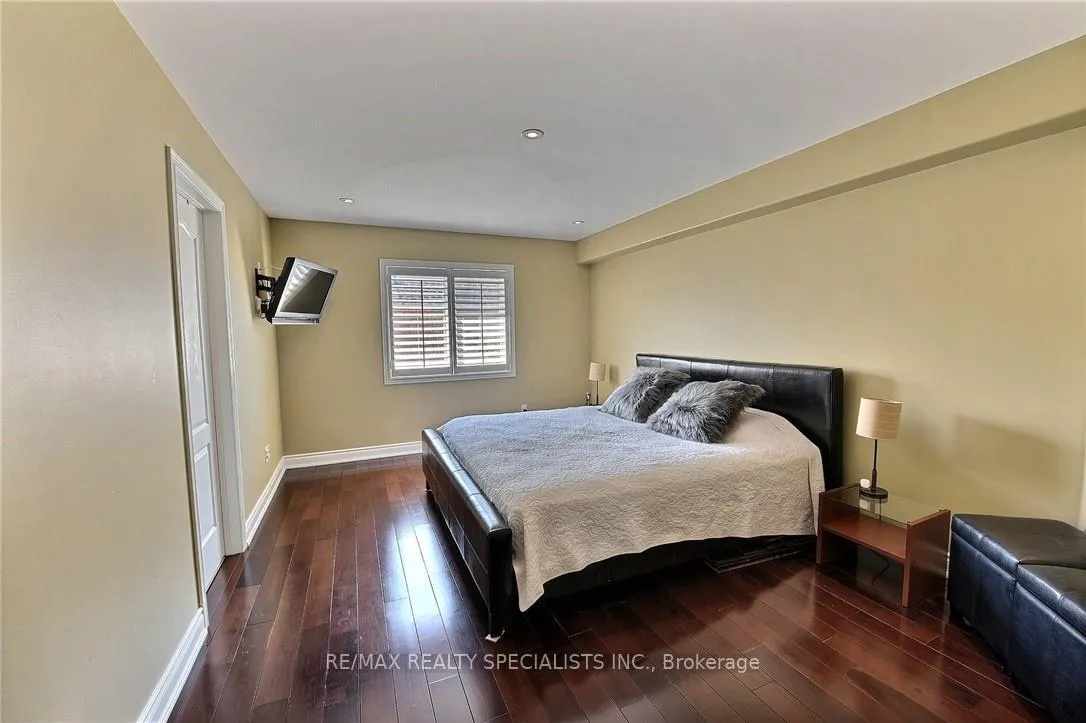 Photo 15 of 310 Duskywing Way, Oakville, Bronte — HOMEH