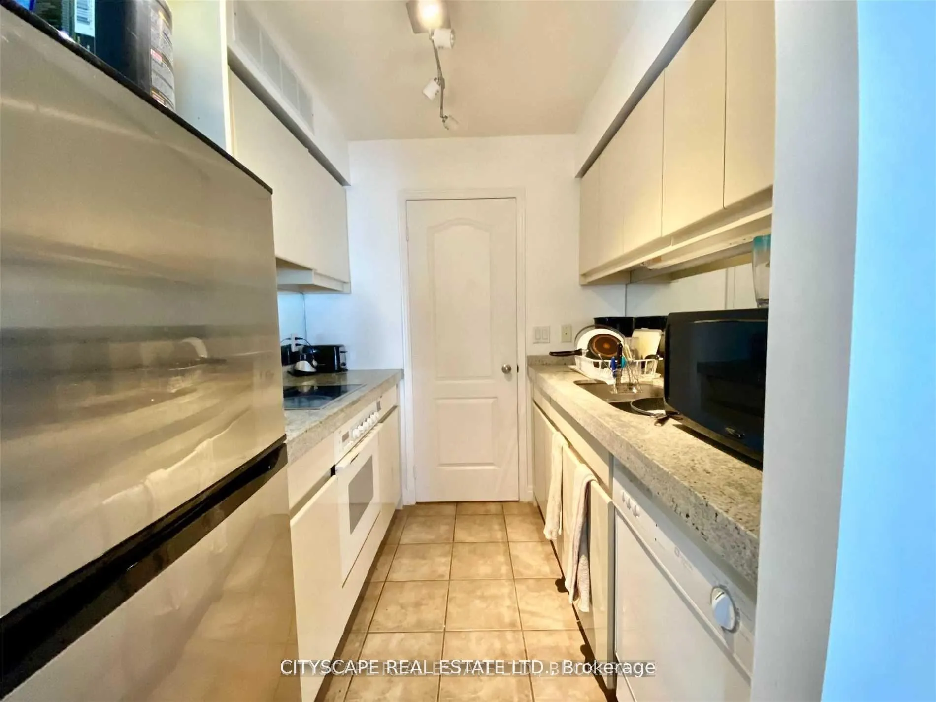 Photo 4 of Unit 2005, 50 Lombard Street, Toronto, Church-Yonge Corridor — HOMEH