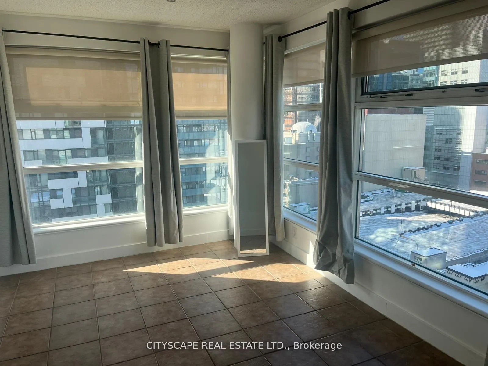 Photo 17 of Unit 2005, 50 Lombard Street, Toronto, Church-Yonge Corridor — HOMEH