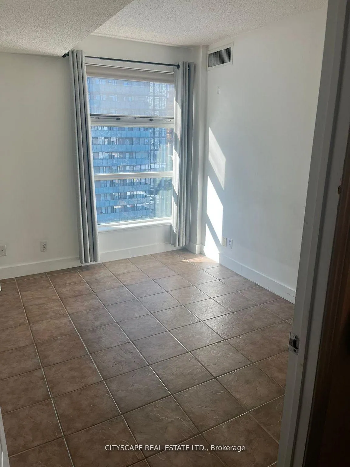 Photo 19 of Unit 2005, 50 Lombard Street, Toronto, Church-Yonge Corridor — HOMEH