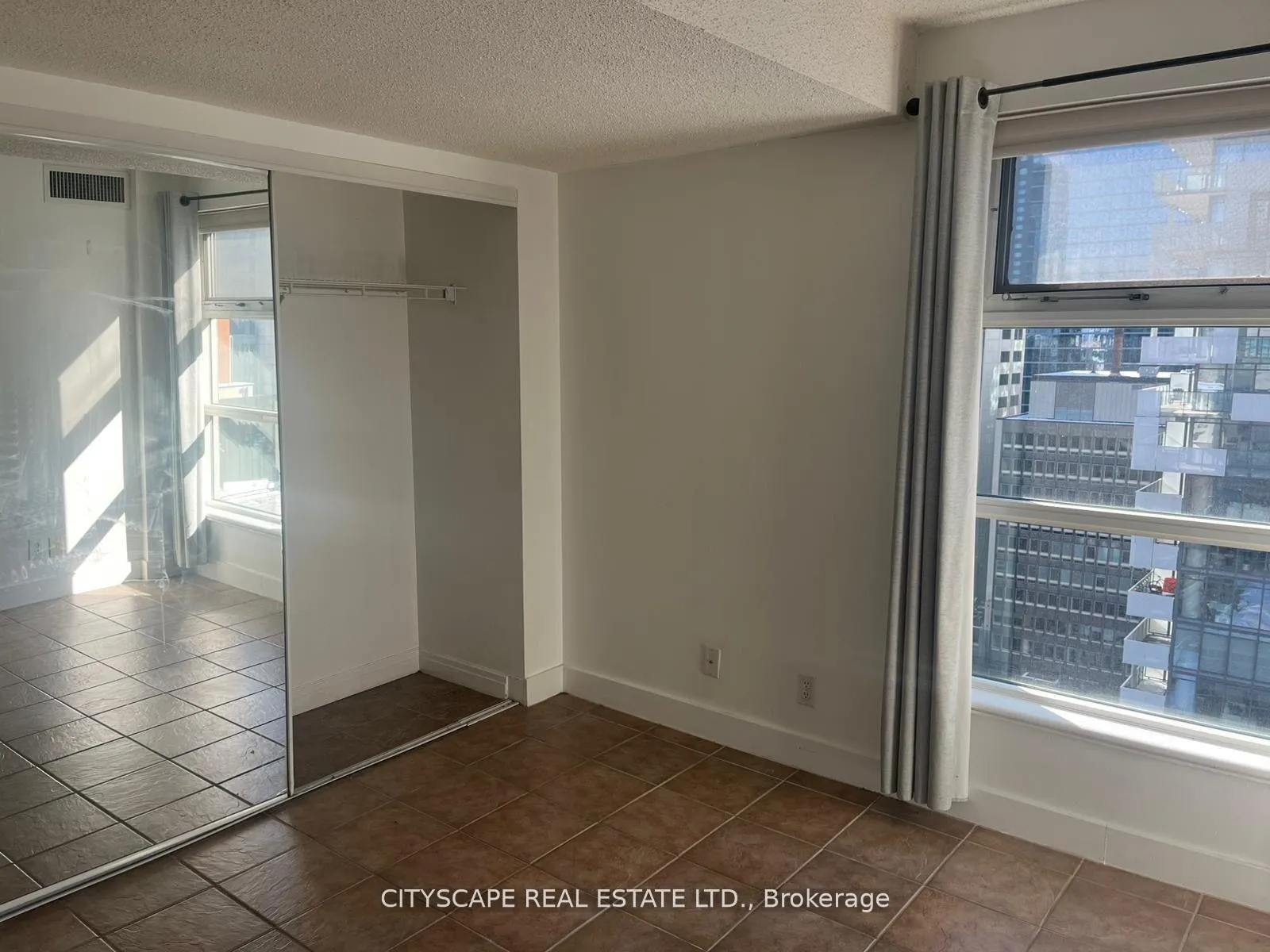 Photo 21 of Unit 2005, 50 Lombard Street, Toronto, Church-Yonge Corridor — HOMEH