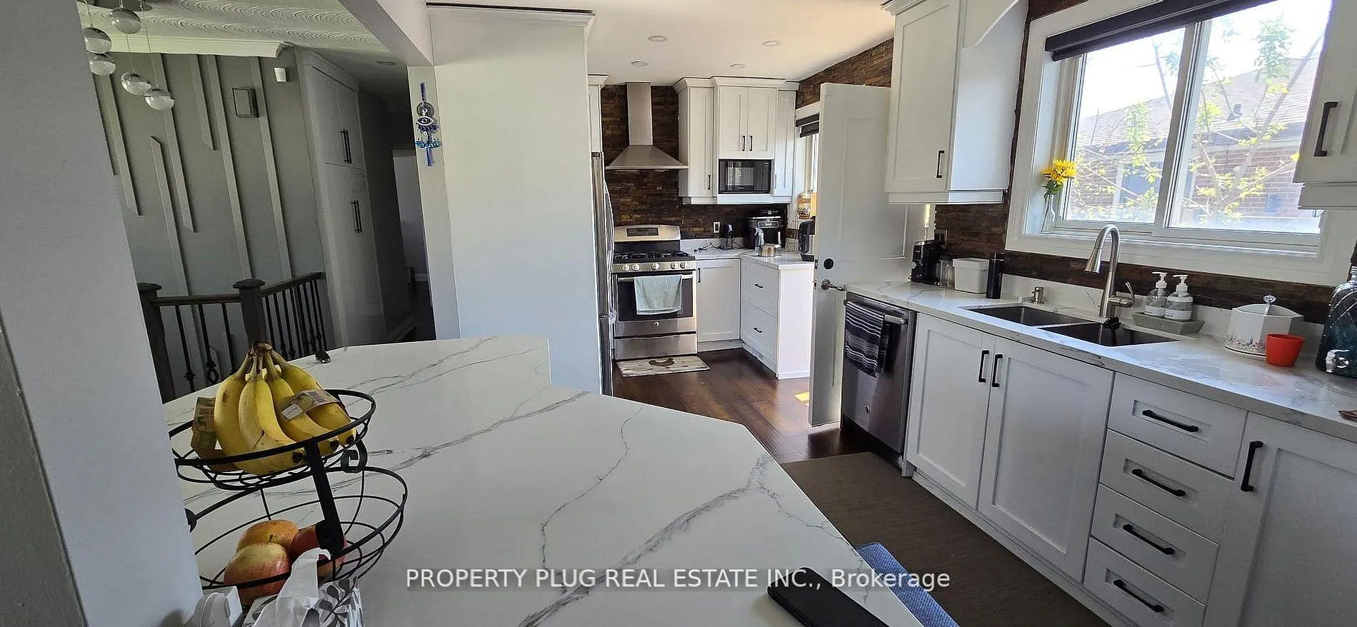 Photo 7 of 21 Bentwick Crescent, Etobicoke, Thistletown-Beaumonde Heights — HOMEH
