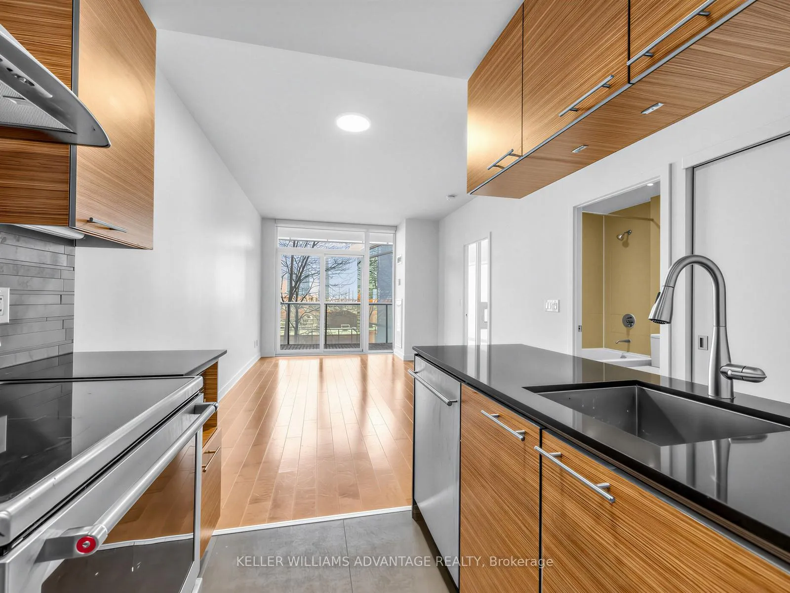 Photo 3 of Unit 708, 1 Market Street, Toronto, Waterfront Communities — HOMEH